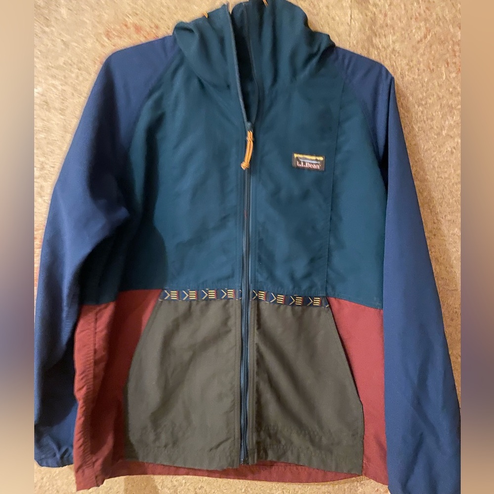 LL Bean women’s raincoat/anorak size medium petite